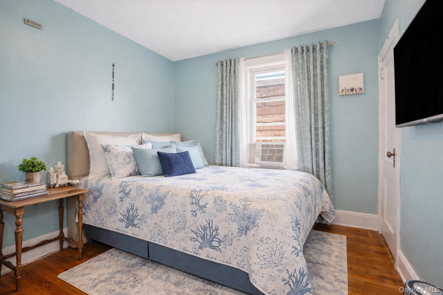 Fresh Pond Rd, Maspeth, NY 11378