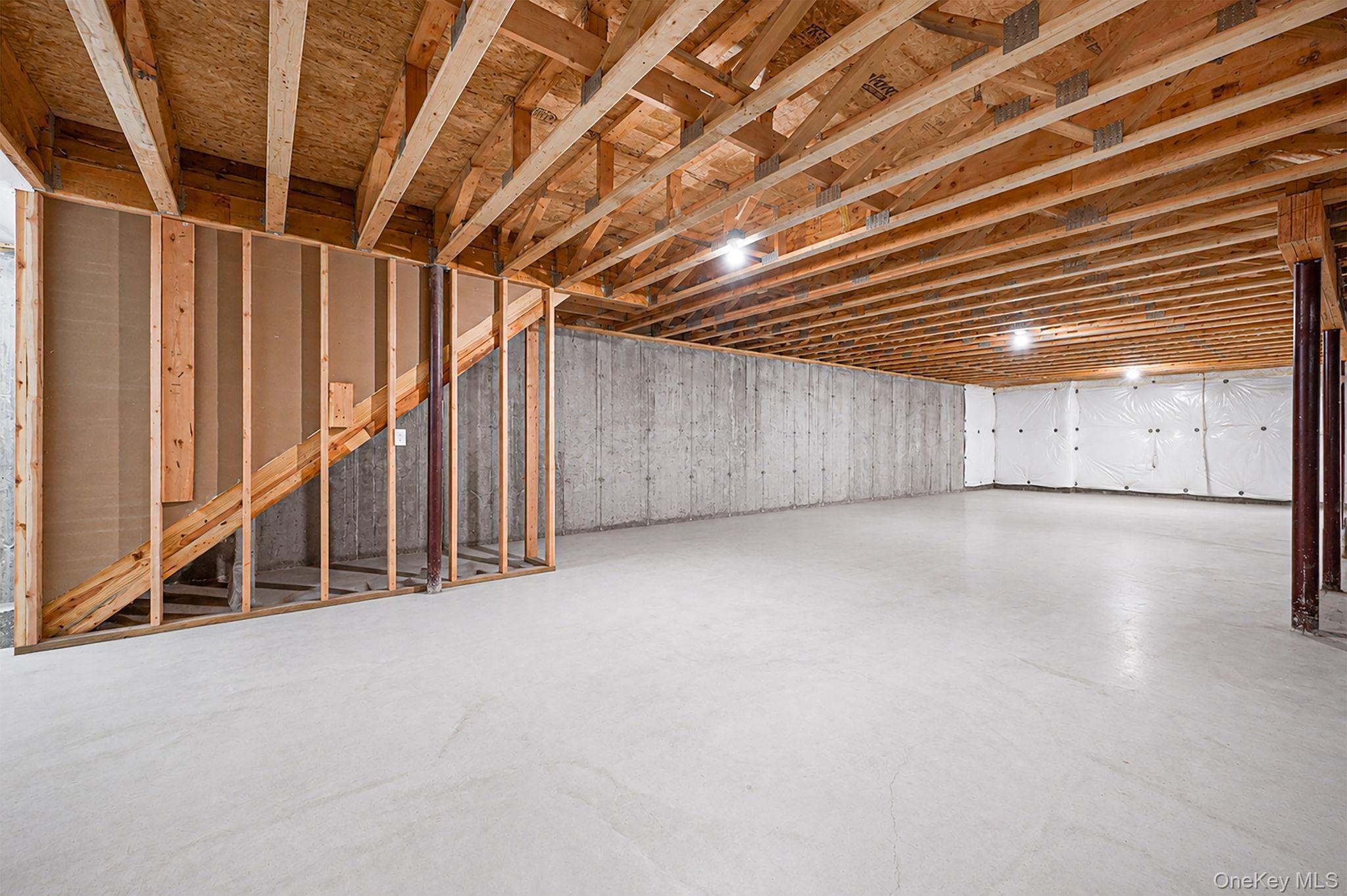 Silver Timber Dr, Yaphank, NY 11980