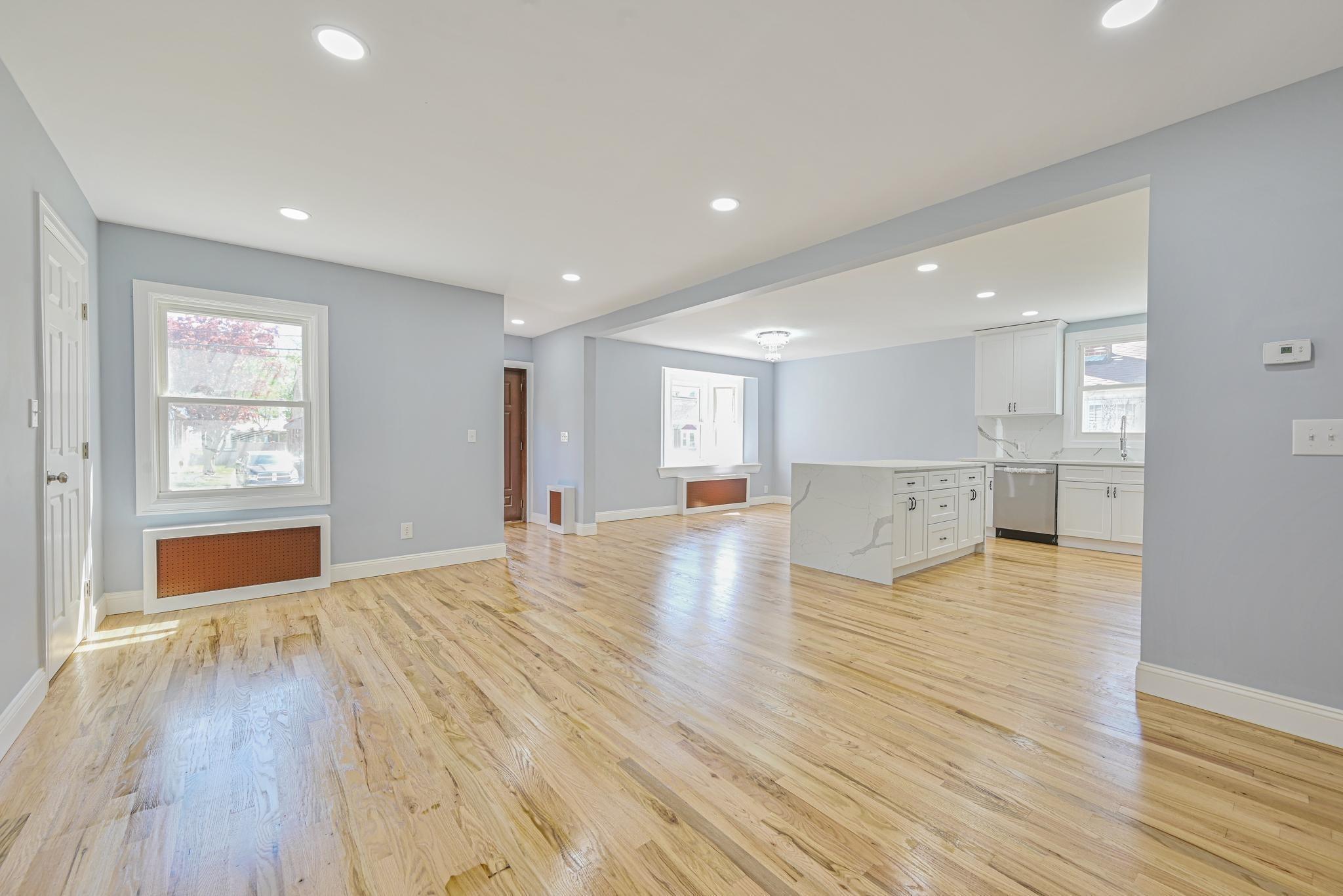 Carol St, West Hempstead, NY 11552