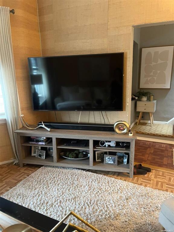 Essex St, Brooklyn, NY 11208