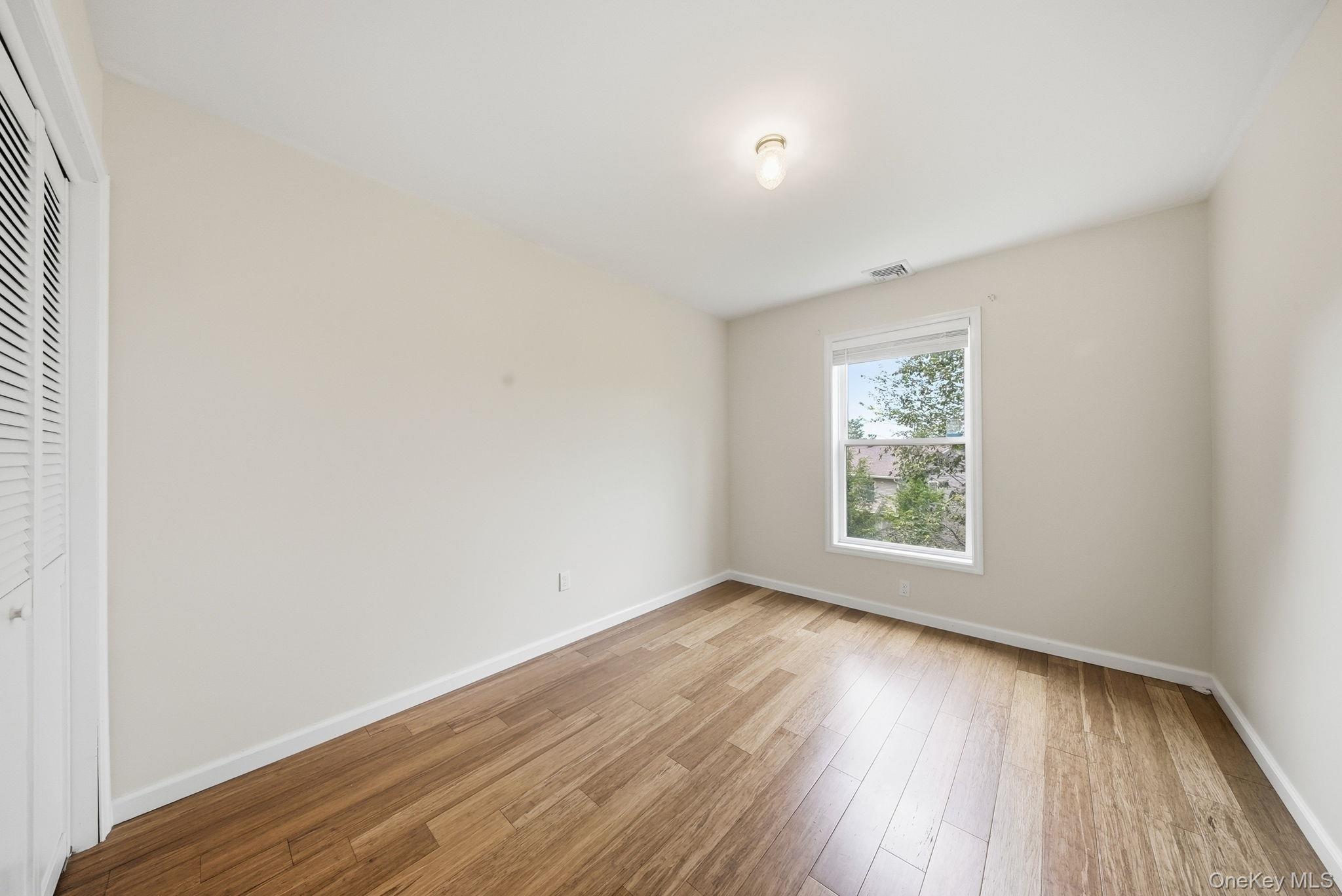 Deerfield Ct, Rock Hill, NY 12775