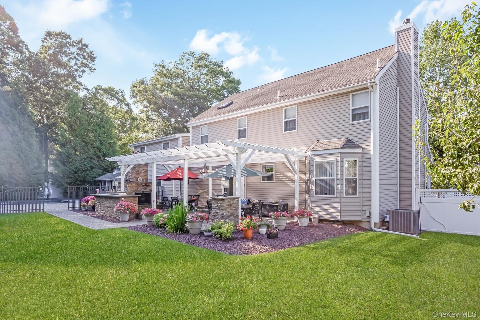 Vera Ct, Centereach, NY 11720
