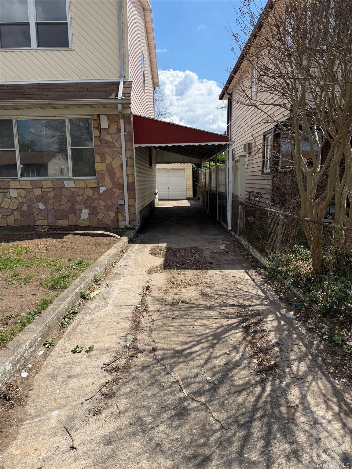 235th St, Rosedale, NY 11422