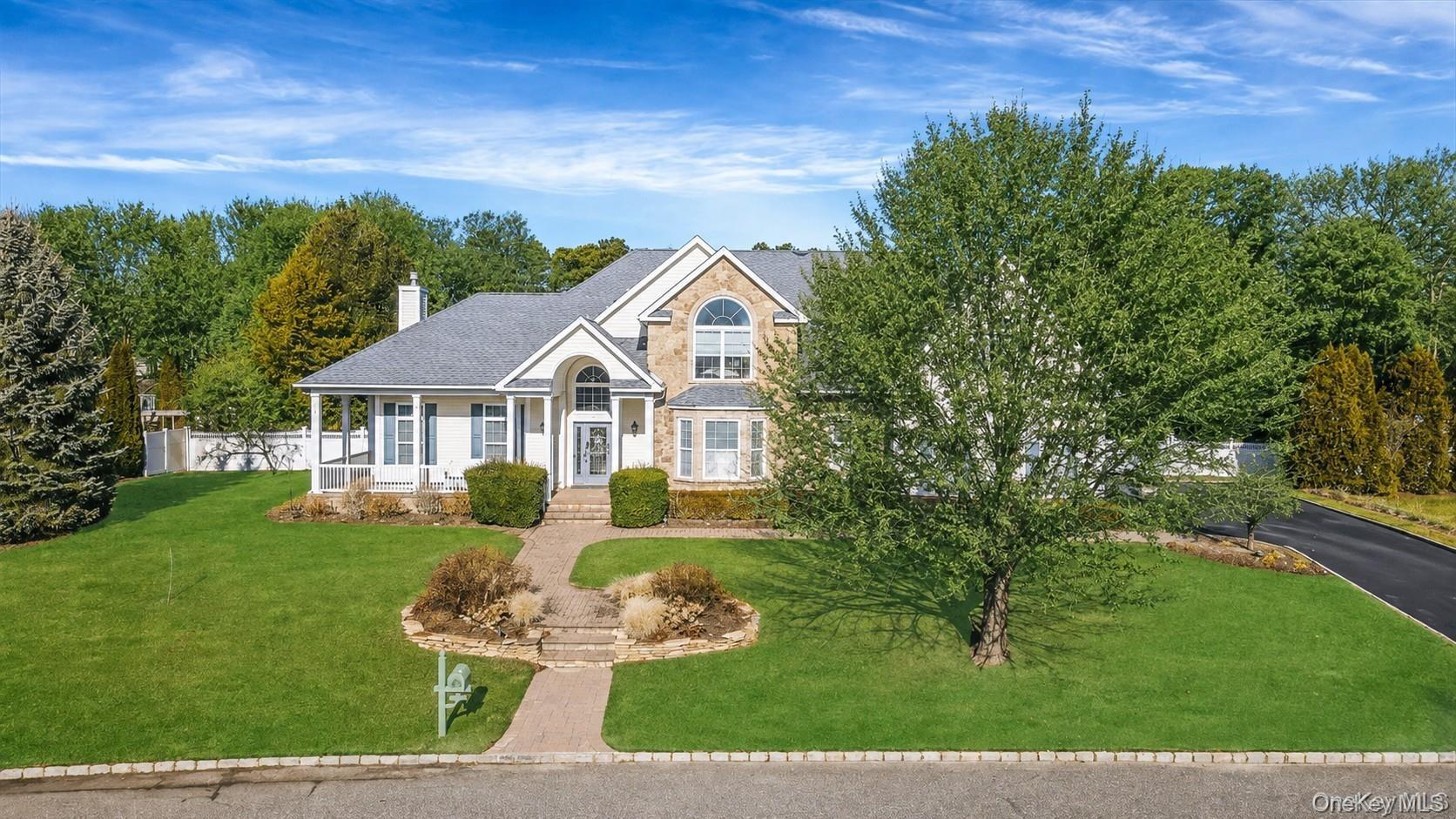 Crossfield Ct, Shoreham, NY 11786