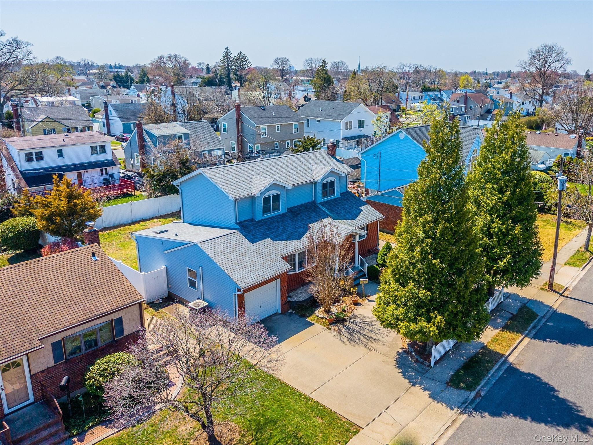 Westbury Ave, Plainview, NY 11803