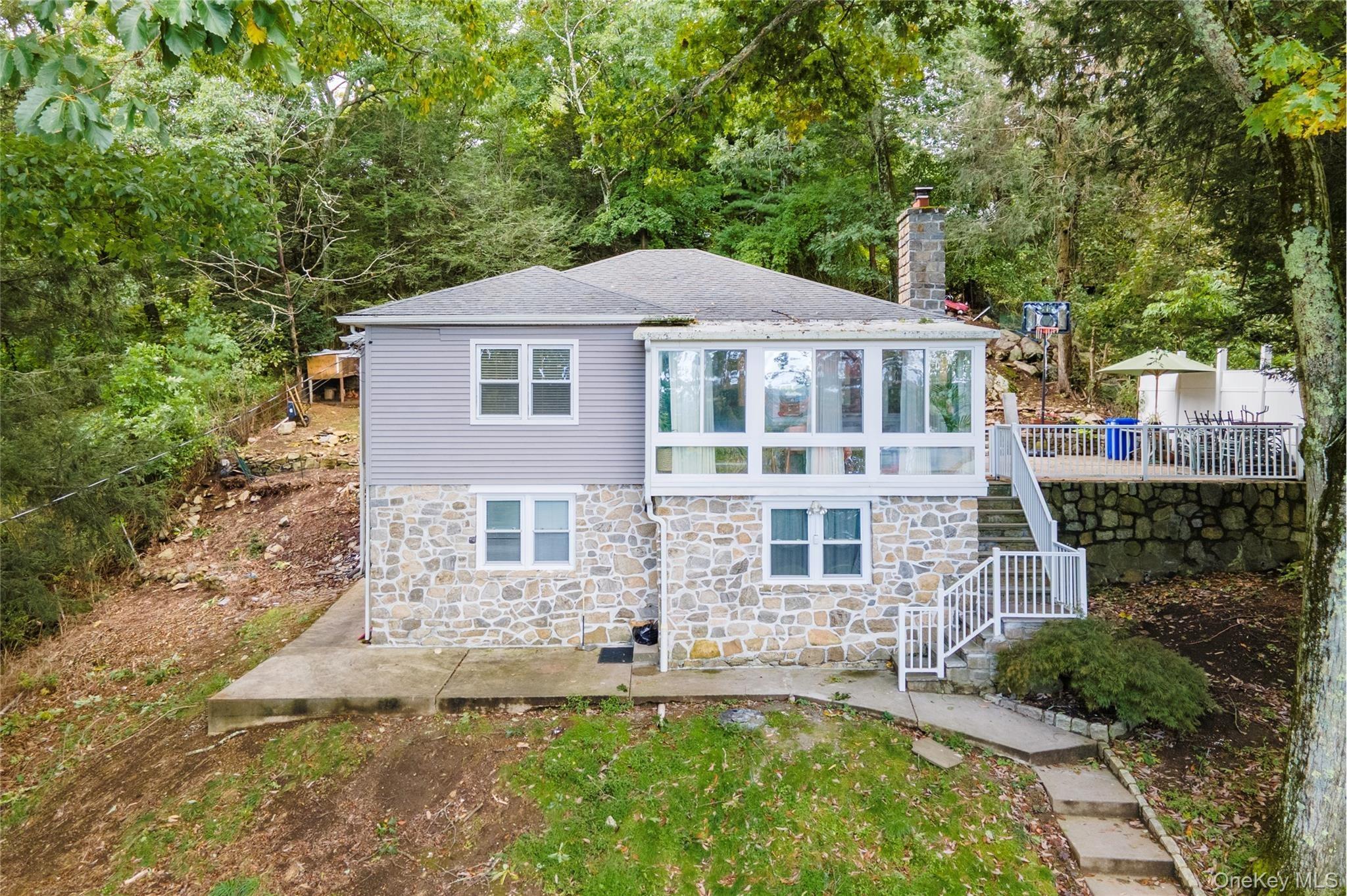 Hill Dr, Mahopac, NY 10541