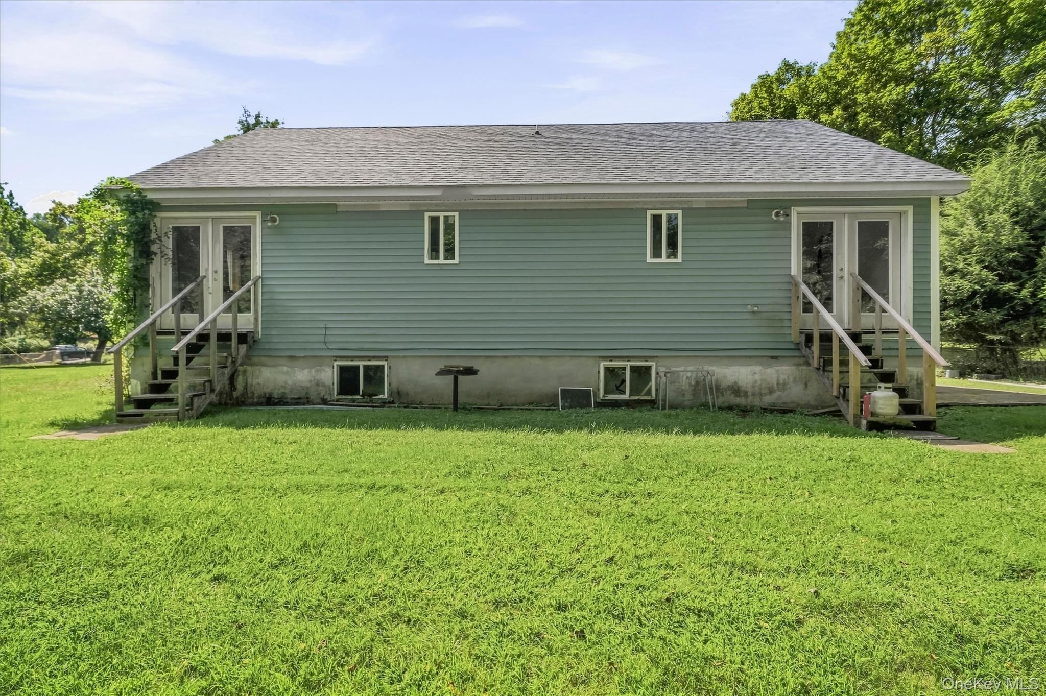 Zane St, Ellenville, NY 12428