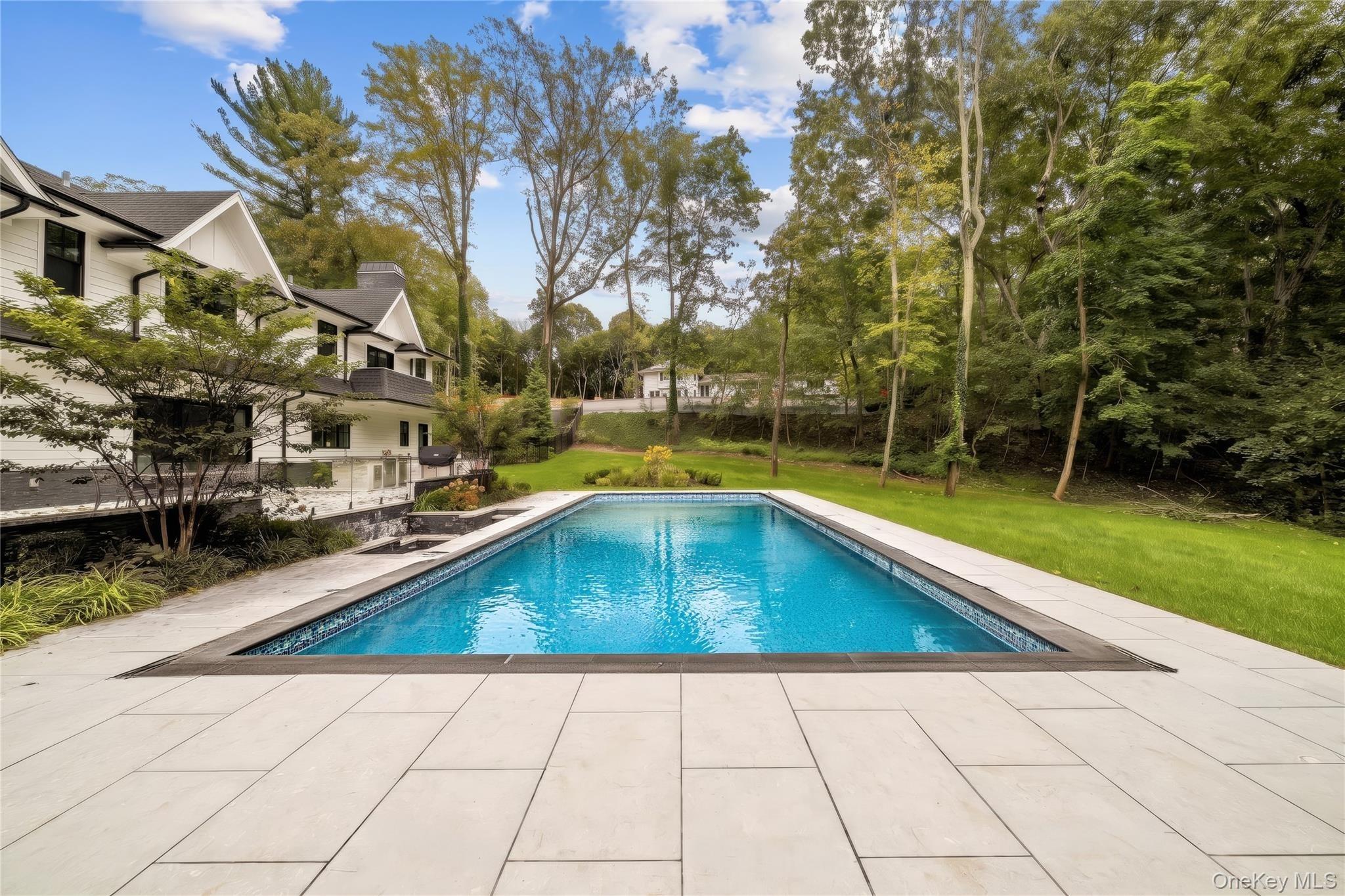 Cowpath, Glen Head, NY 11545