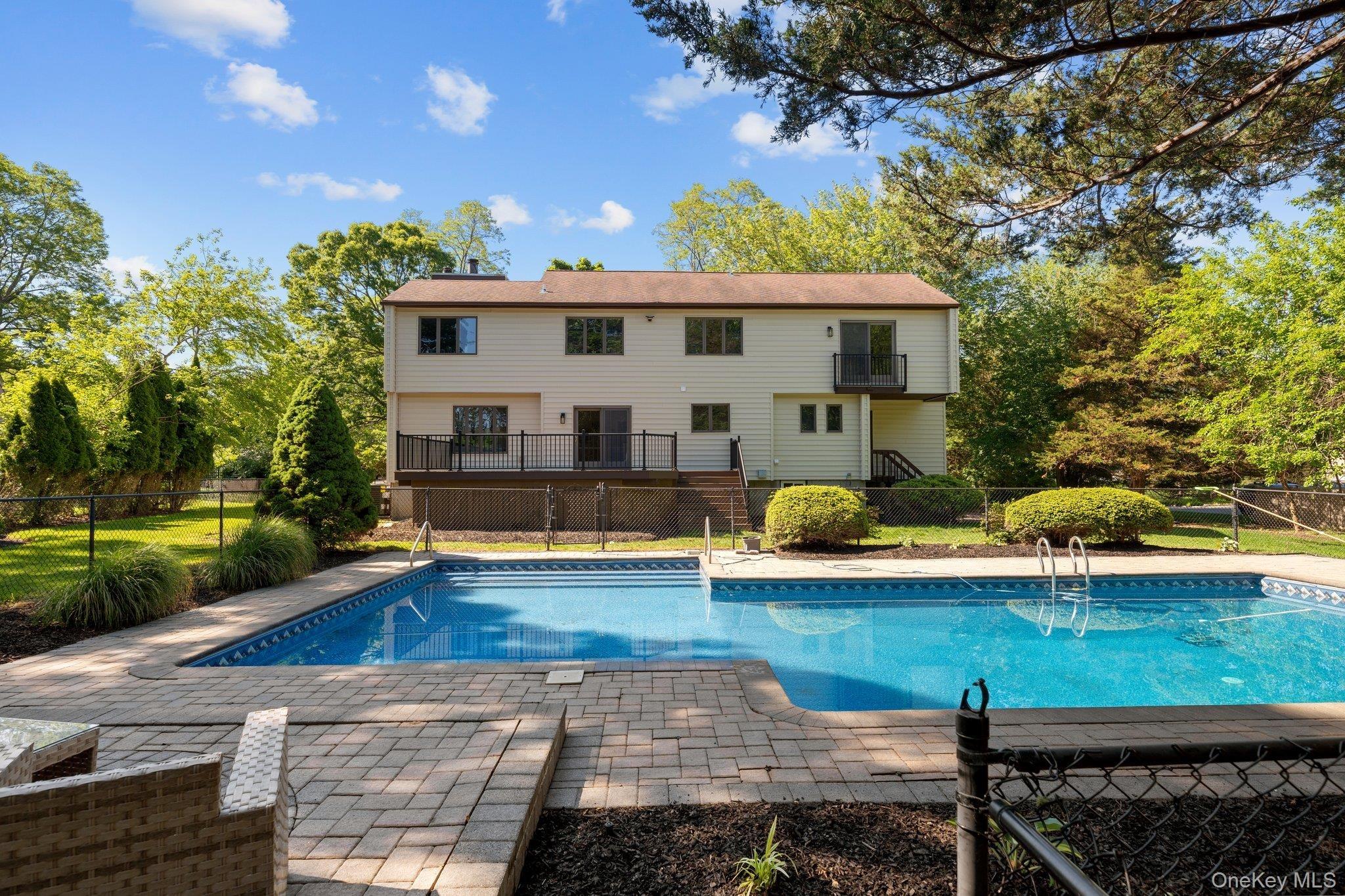 Indian Valley Rd, Setauket, NY 11733
