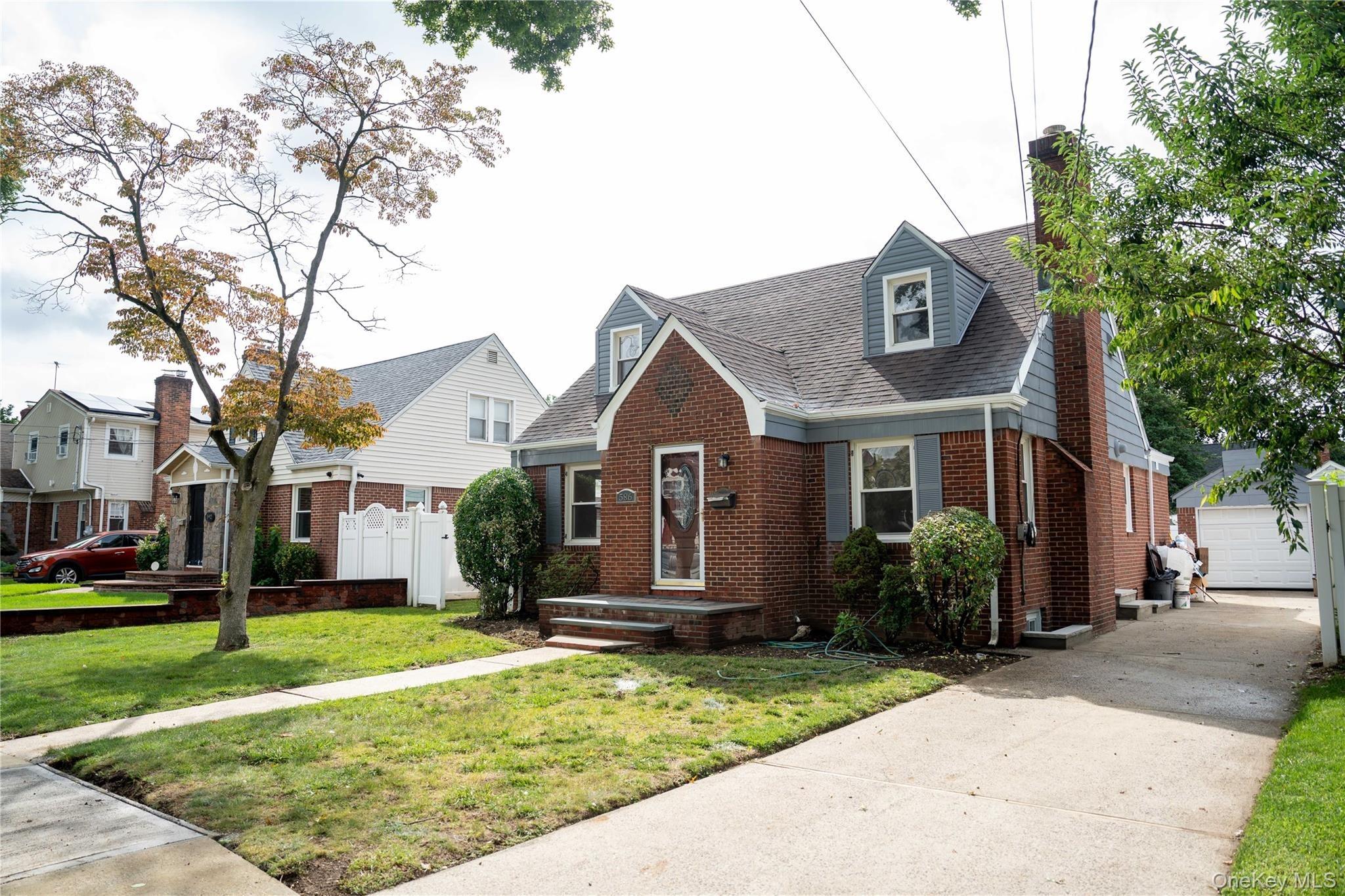 Stratford Rd, North Baldwin, NY 11510