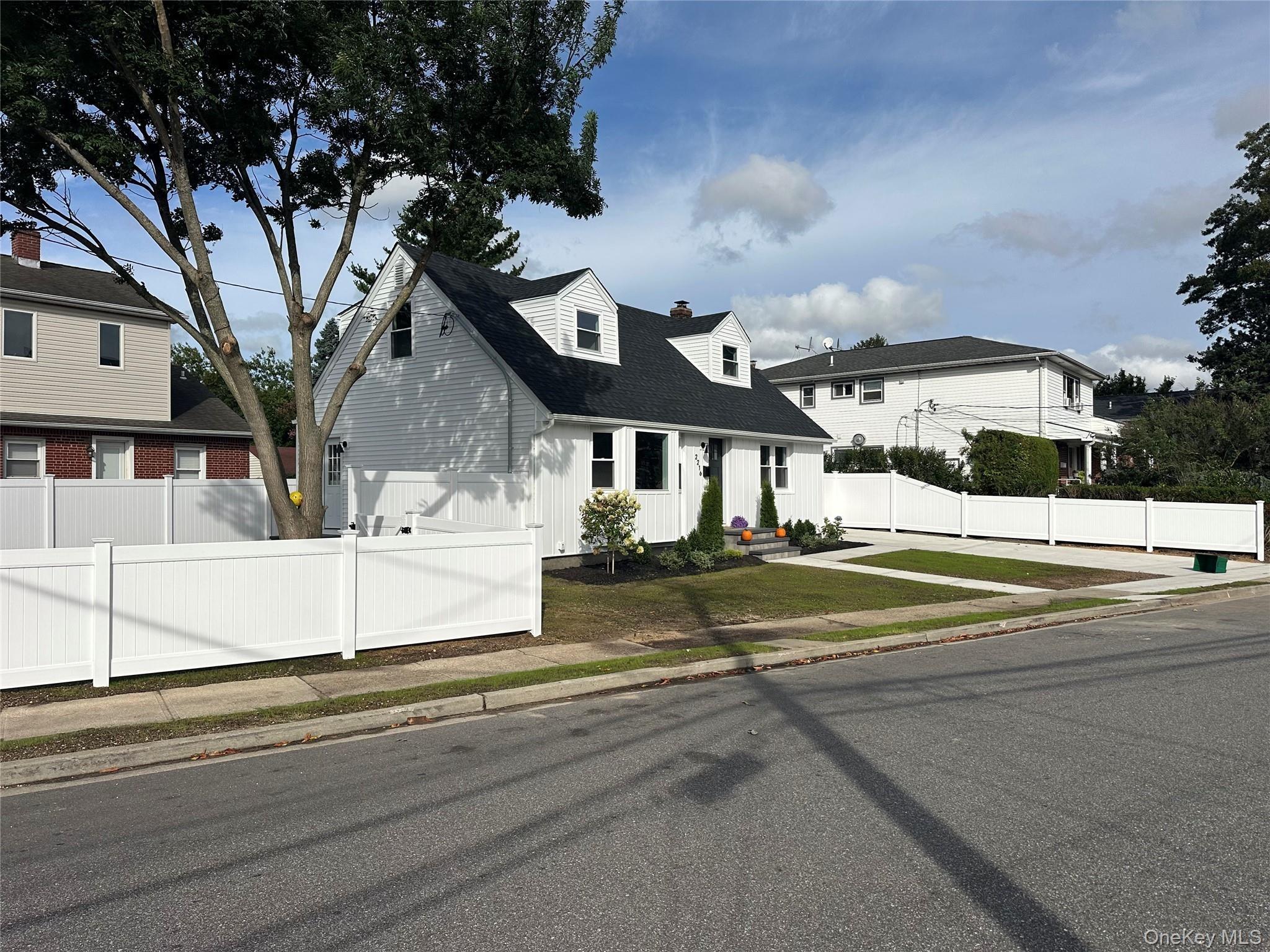 Brooklyn Ave, Merrick, NY 11566