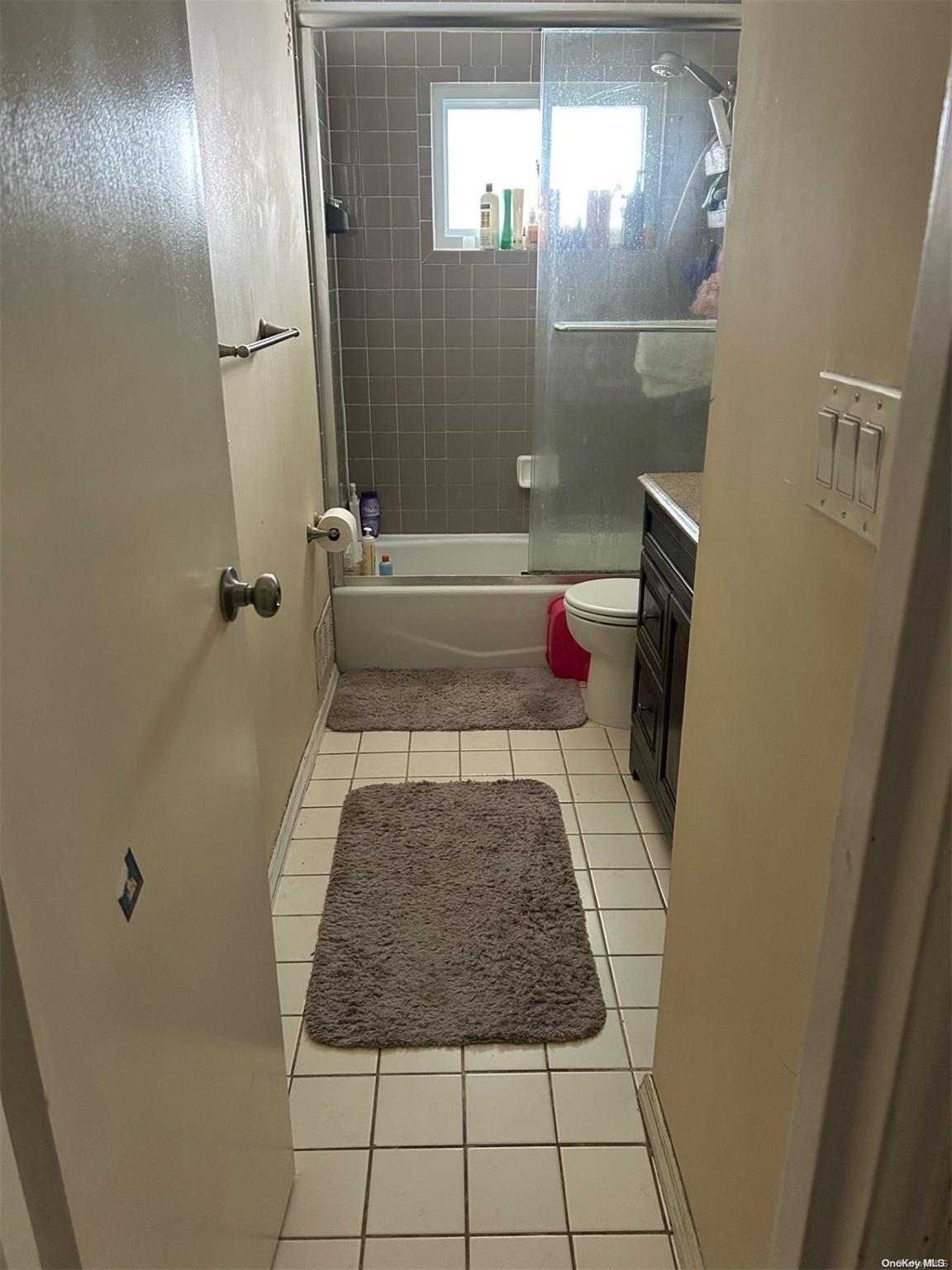 Reed St, Hauppauge, NY 11788