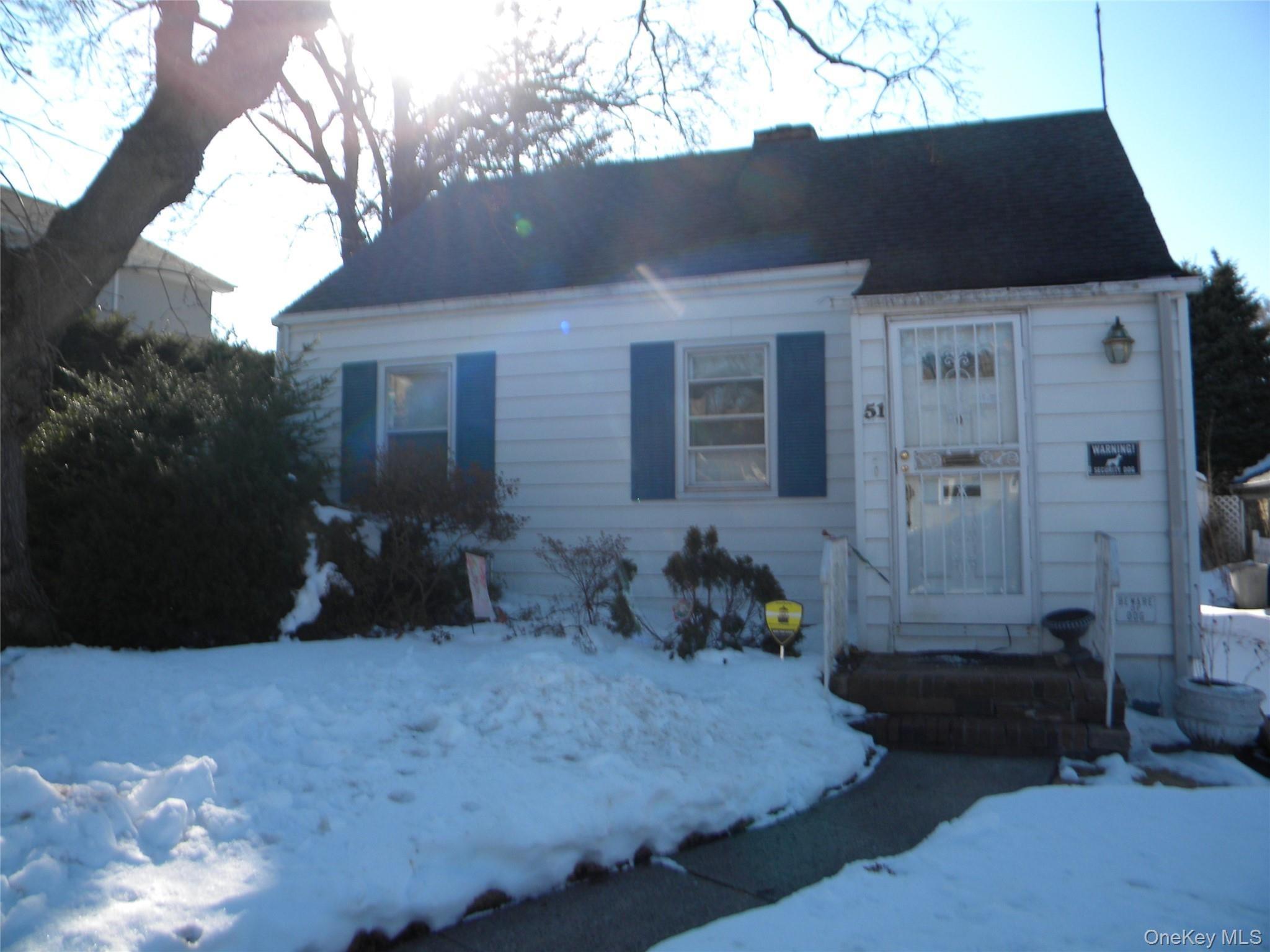 Clyde St, New Hyde Park, NY 11040