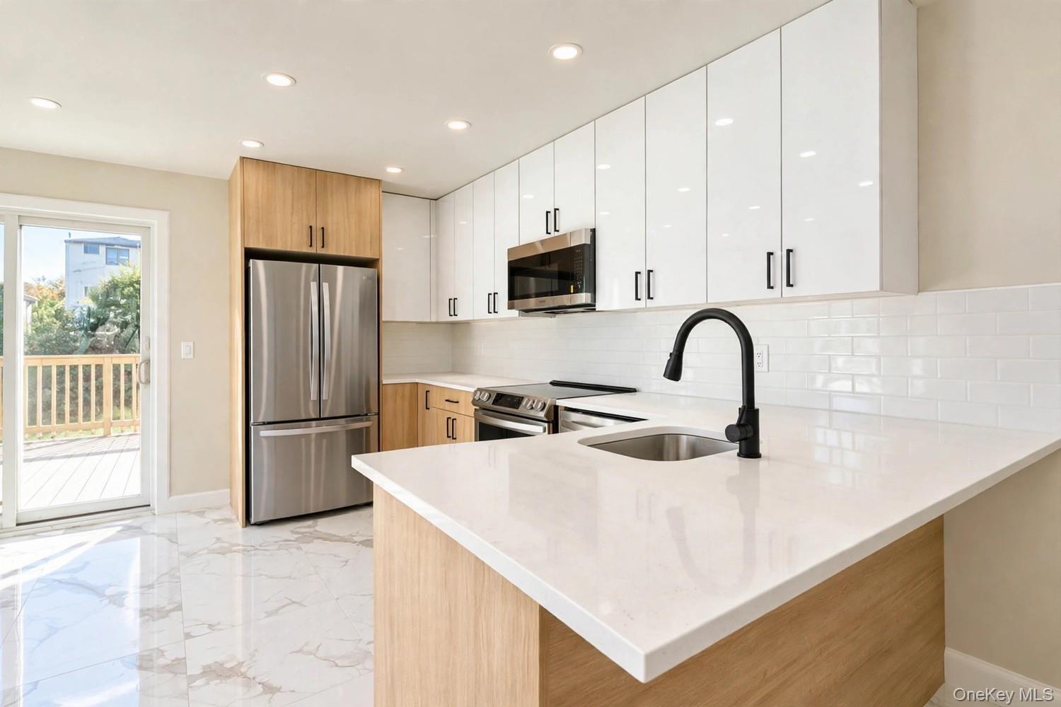 Amador St, Staten Island, NY 10303