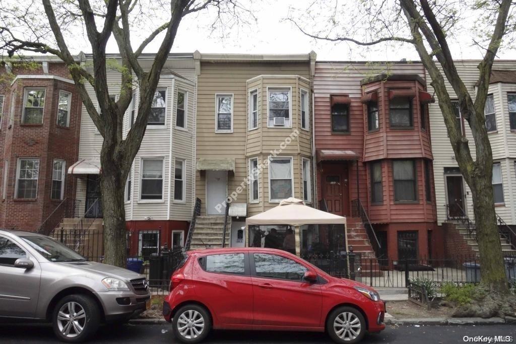 Weirfield St, Brooklyn, NY 11221
