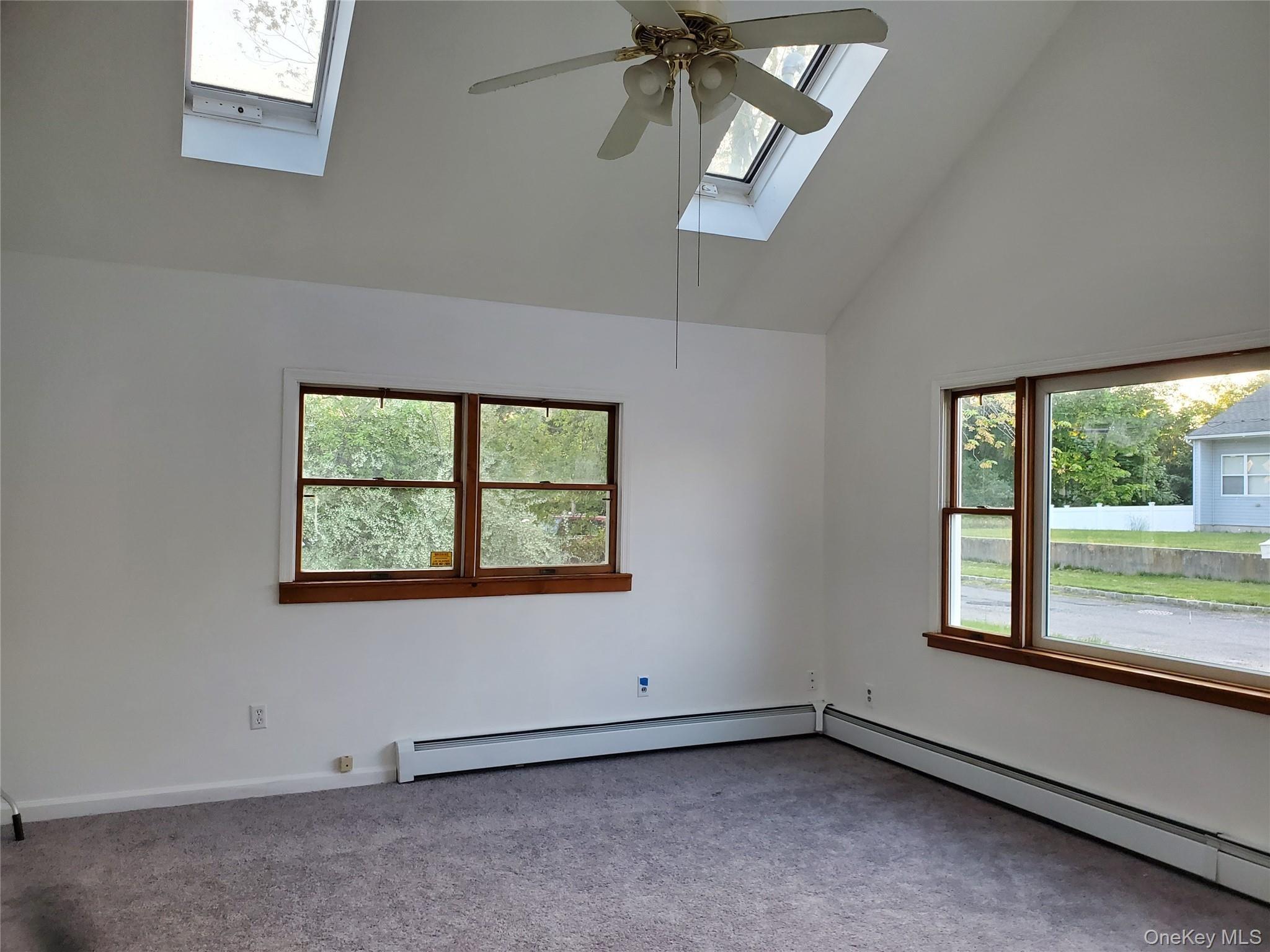W Narcissus Rd, Mastic Beach, NY 11951
