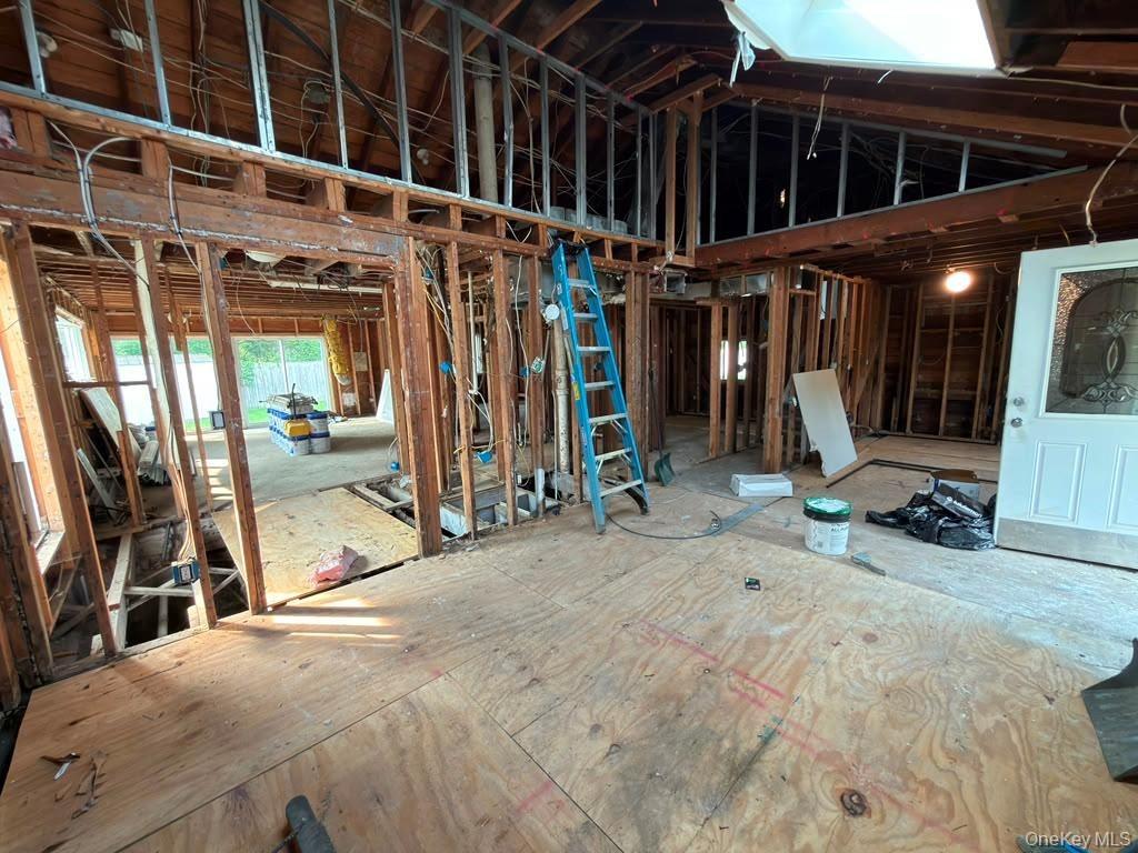 Babbitt Ct, Elmsford, NY 10523
