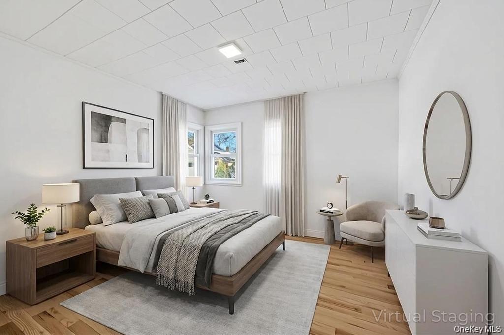 10th Ave, New Hyde Park, NY 11040