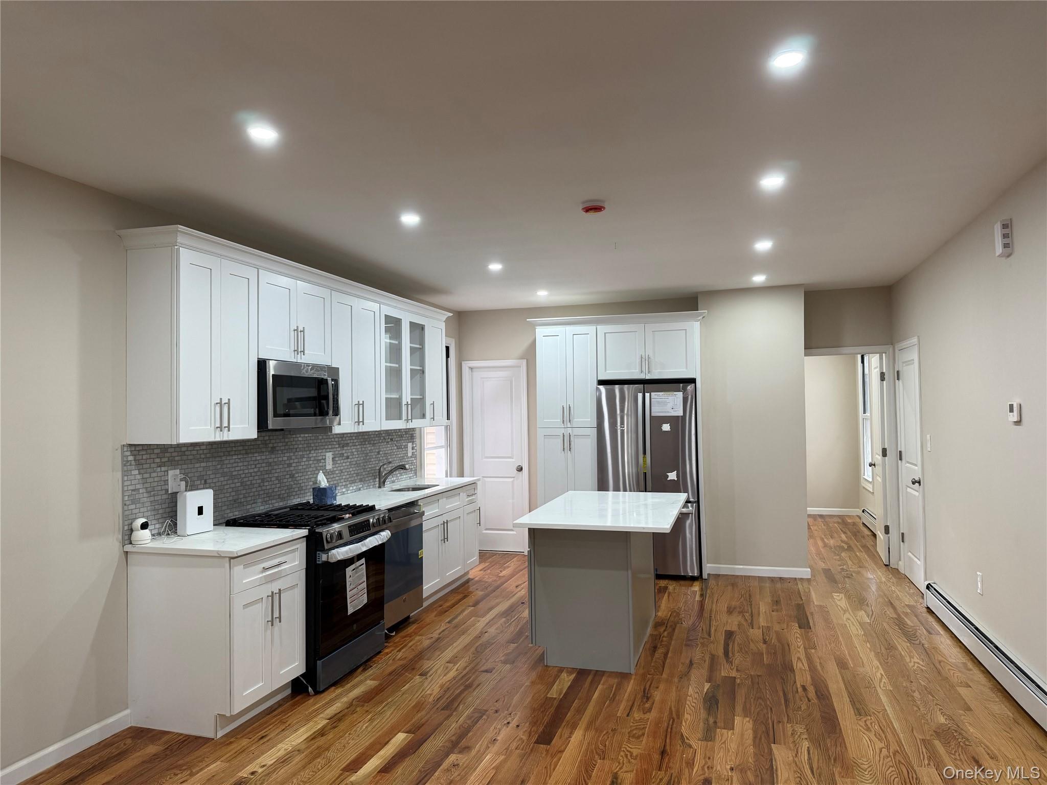 Warwick St, Brooklyn, NY 11207