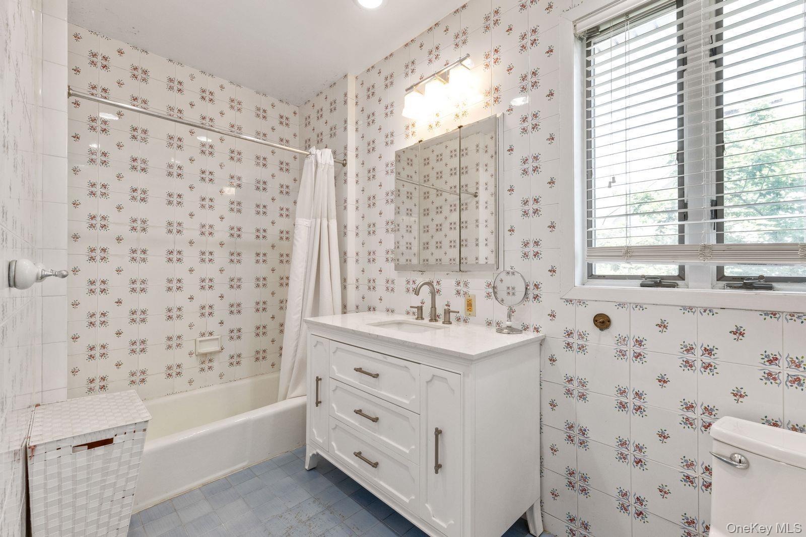 Margaret Ave, Lawrence, NY 11559