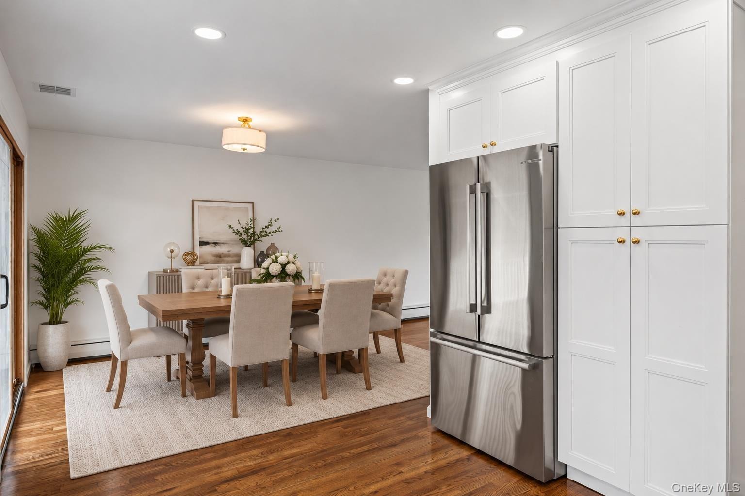 Schoenfield Ln, Melville, NY 11747