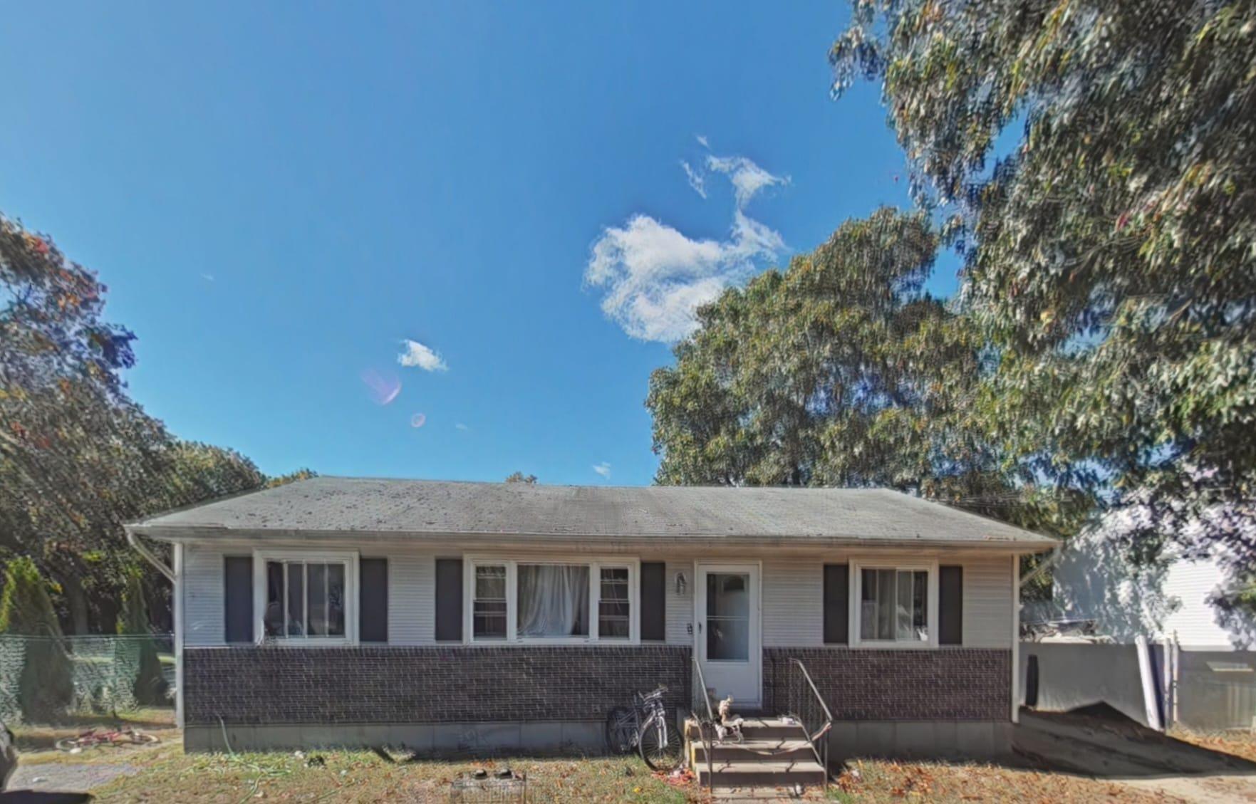 Margaret Dr, Coram, NY 11727