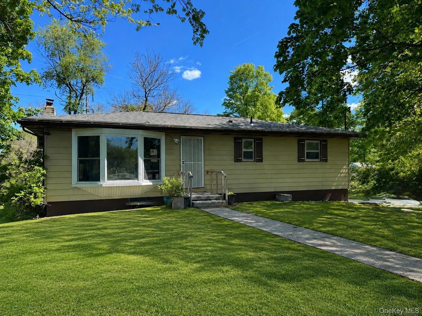 Corine Dr, Poughkeepsie, NY 12601