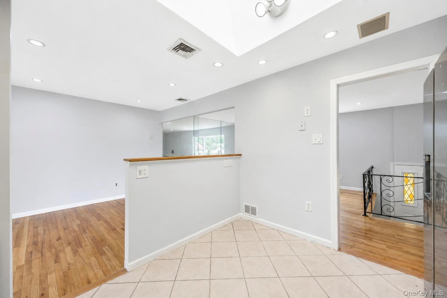 Dexter Ln, Kings Park, NY 11754