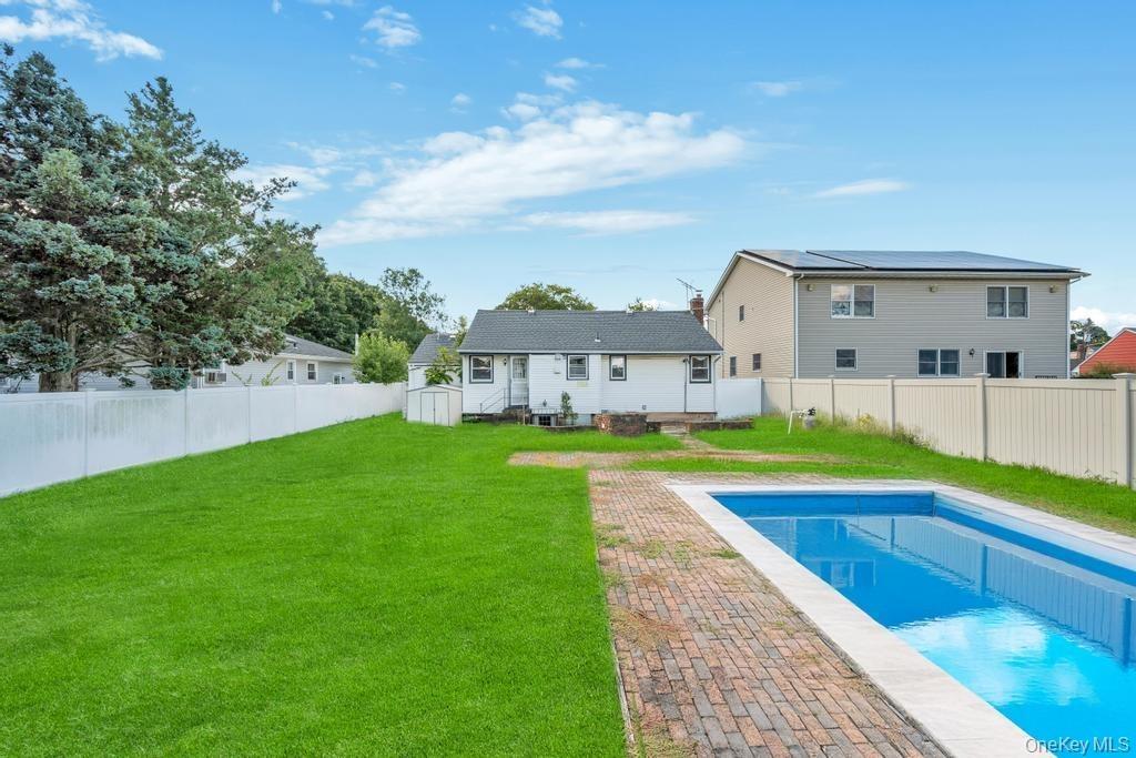 Sterling St, North Bellmore, NY 11710