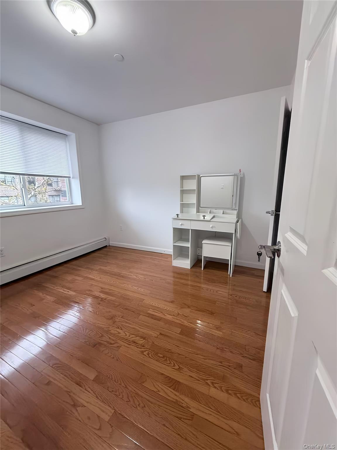 Austin St, Rego Park, NY 11374
