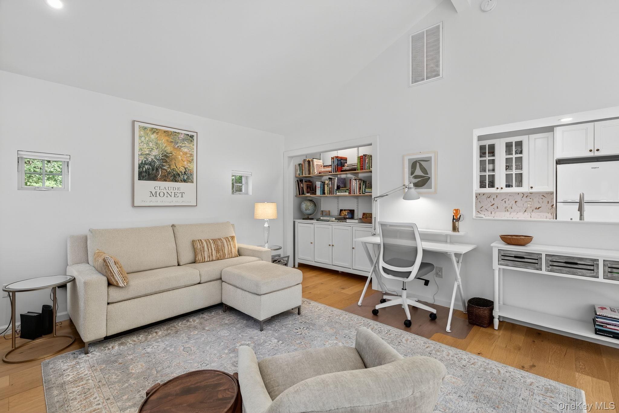 Mountain View Ave, Hurley, NY 12443