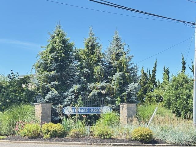 Seaway Dr, Copiague, NY 11726