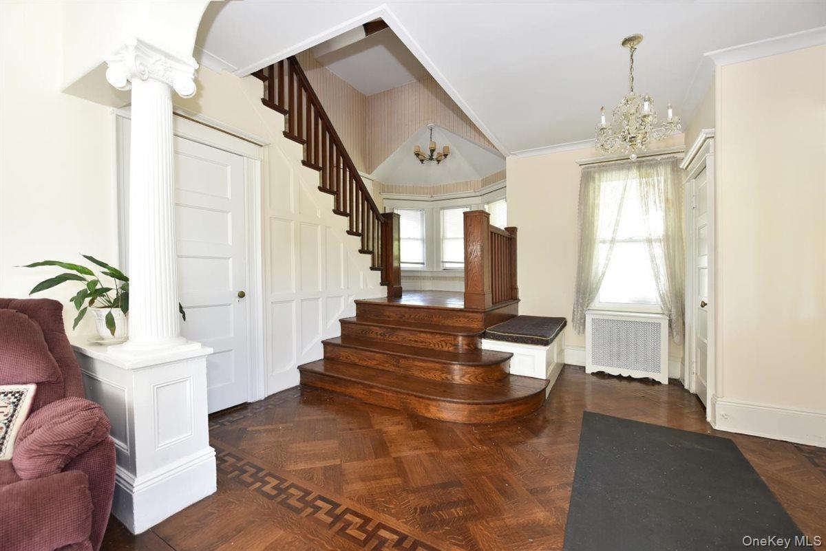 Wallace St, Freeport, NY 11520