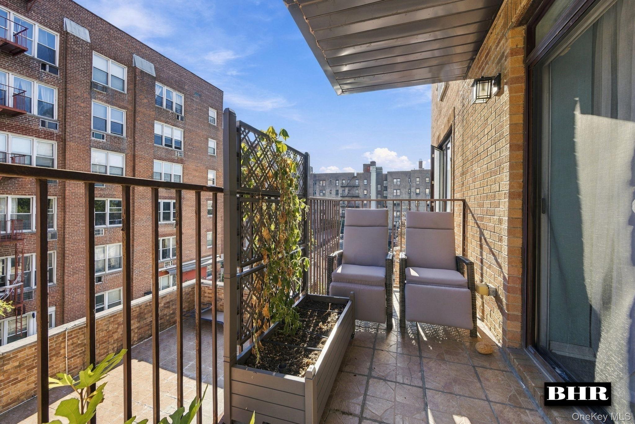 Shore Pkwy, Brooklyn, NY 11235