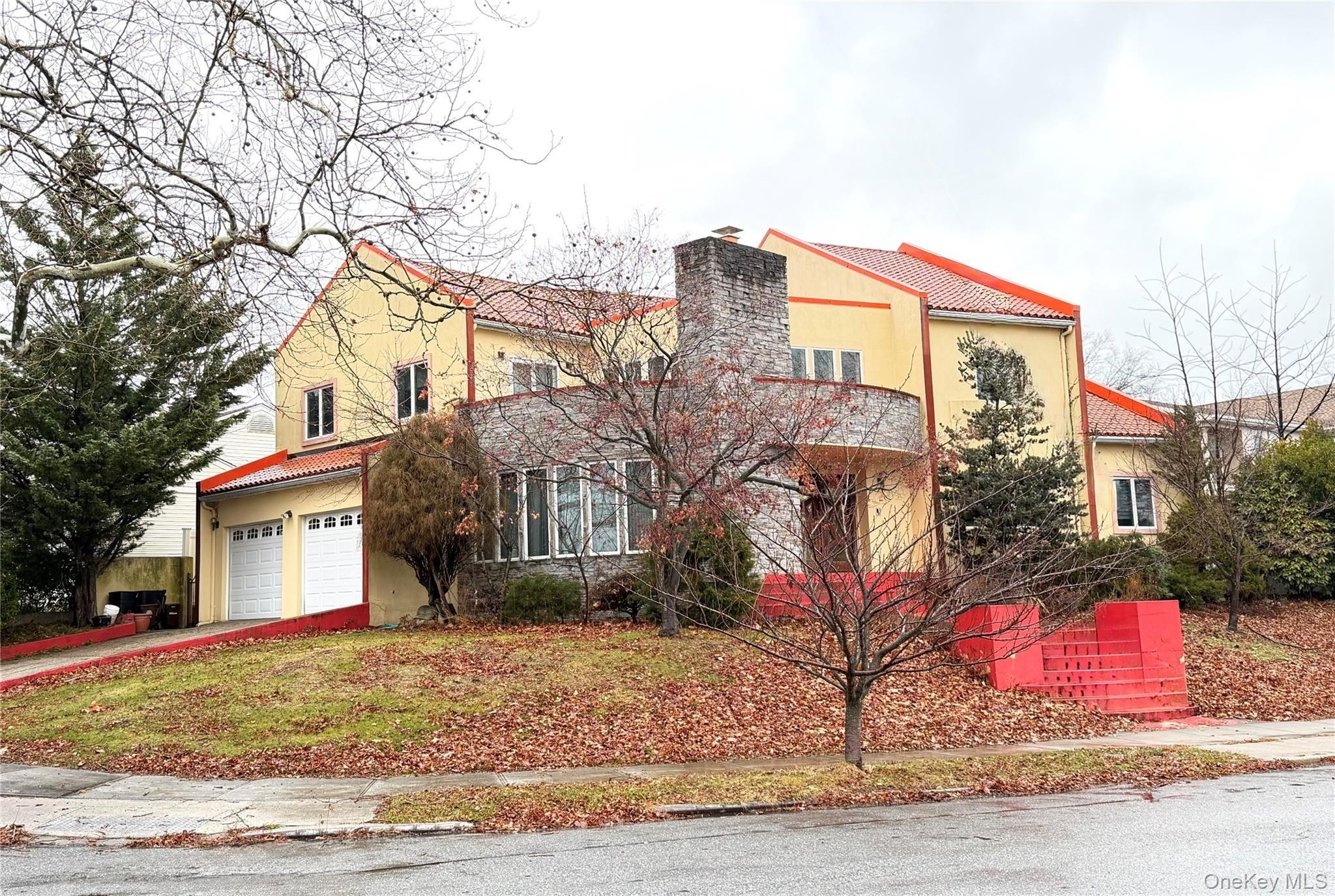 Bridgewater Ave, Glen Oaks, NY 11004