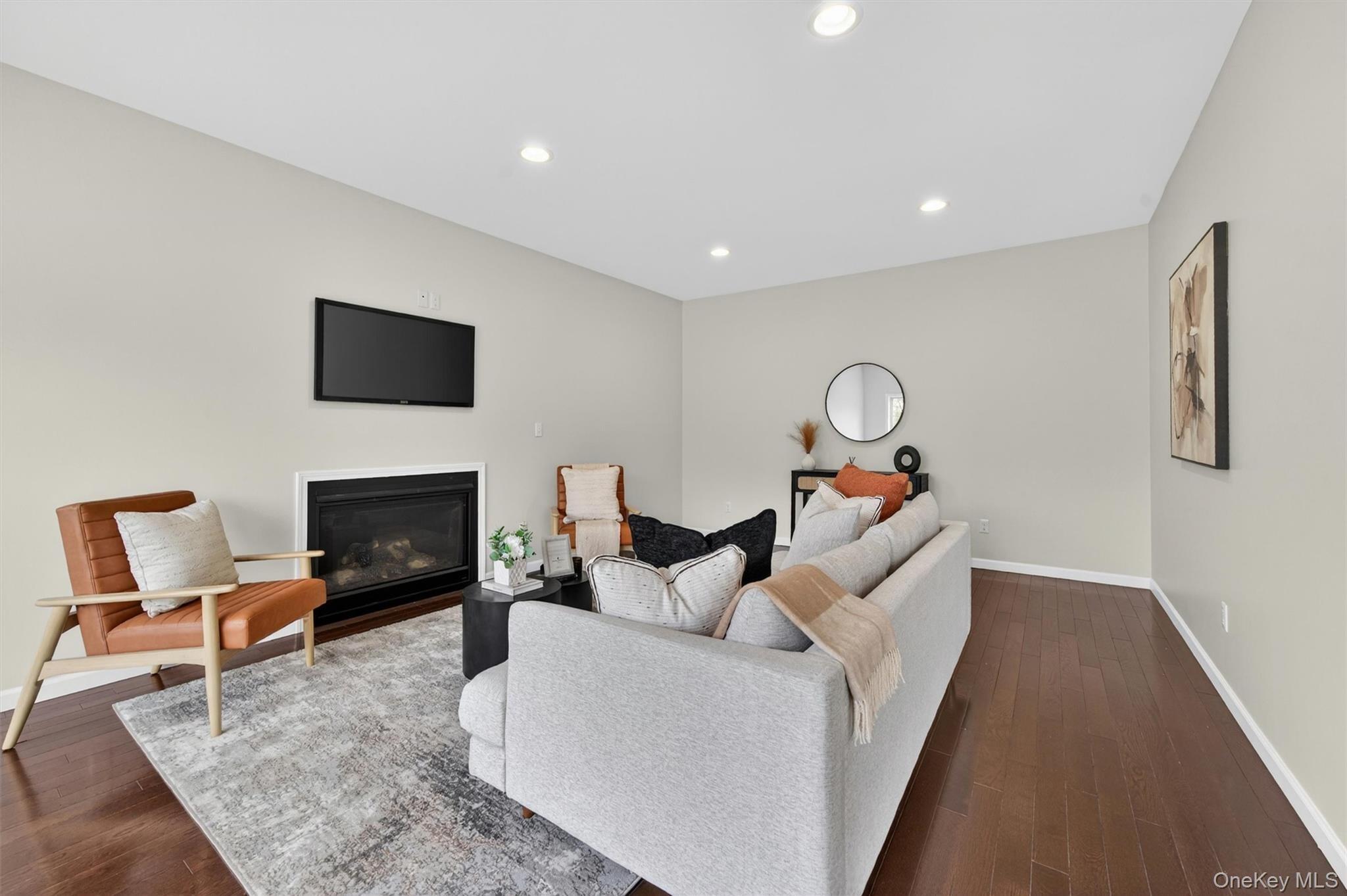 Noelle Dr, Walden, NY 12586