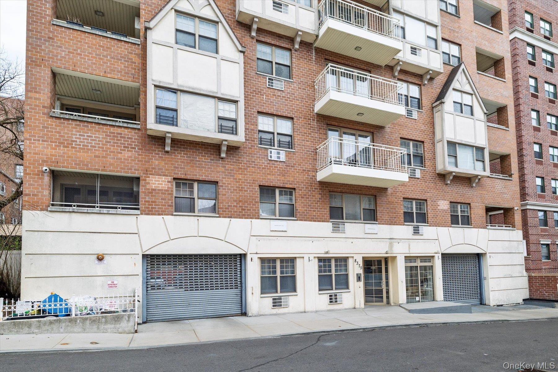 117th St, Richmond Hill, NY 11418