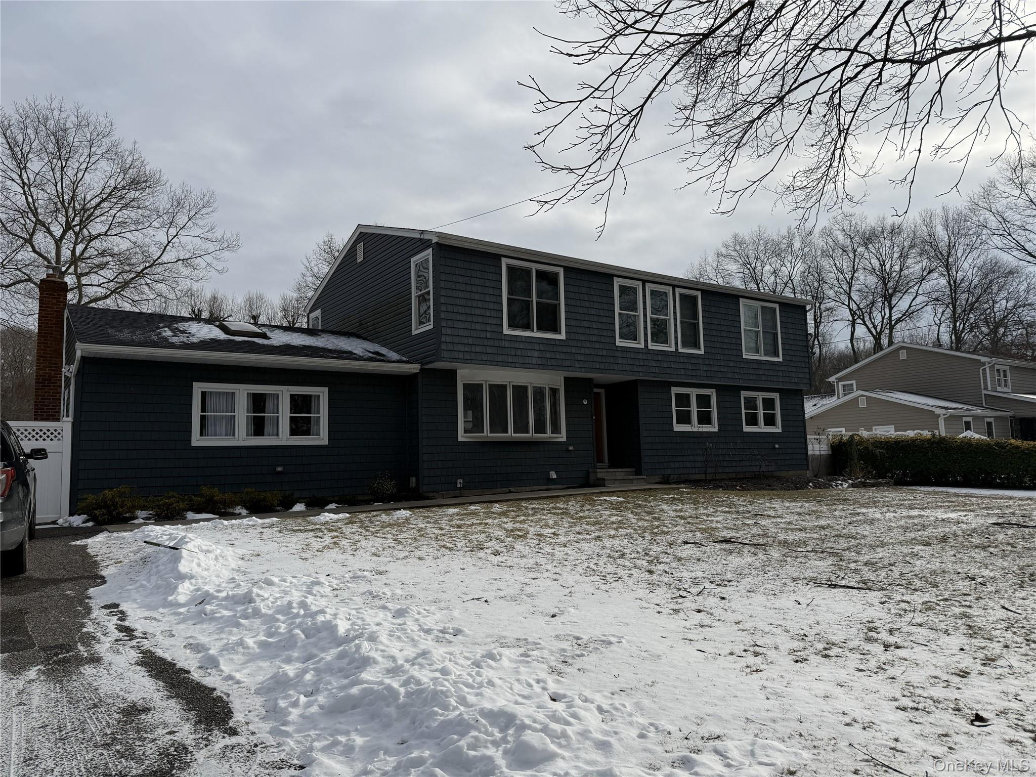Terry Rd, Ronkonkoma, NY 11779