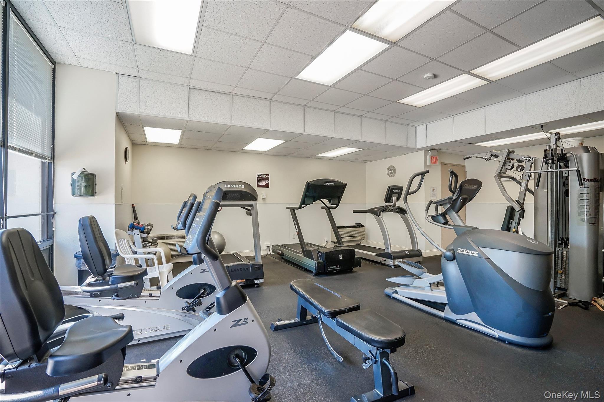 High Point Dr, Hartsdale, NY 10530
