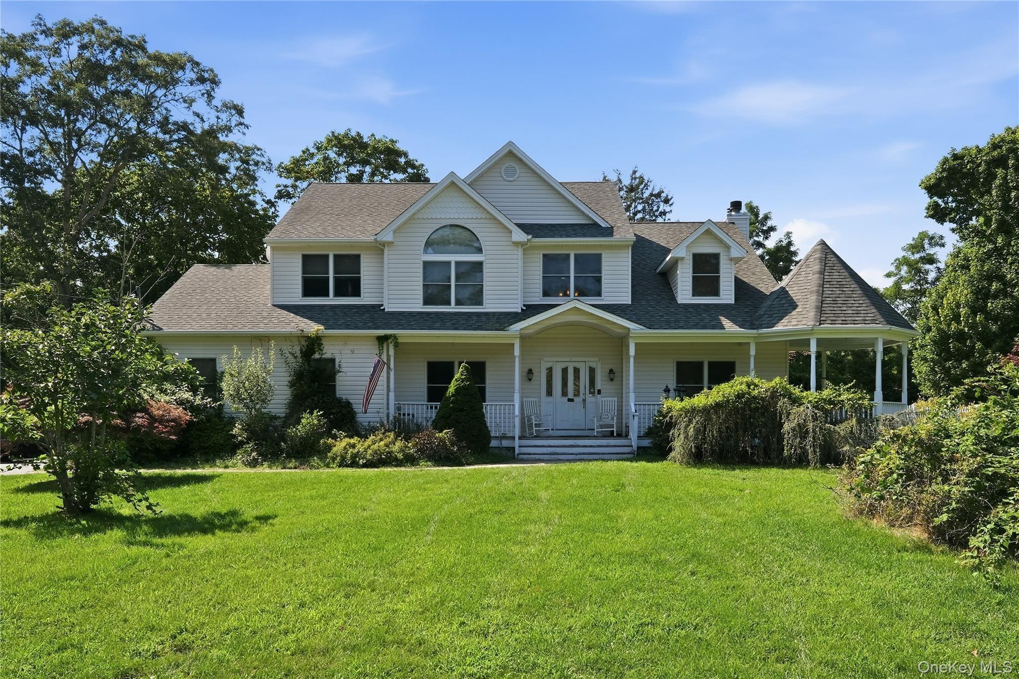 Melrose Pkwy, East Patchogue, NY 11772