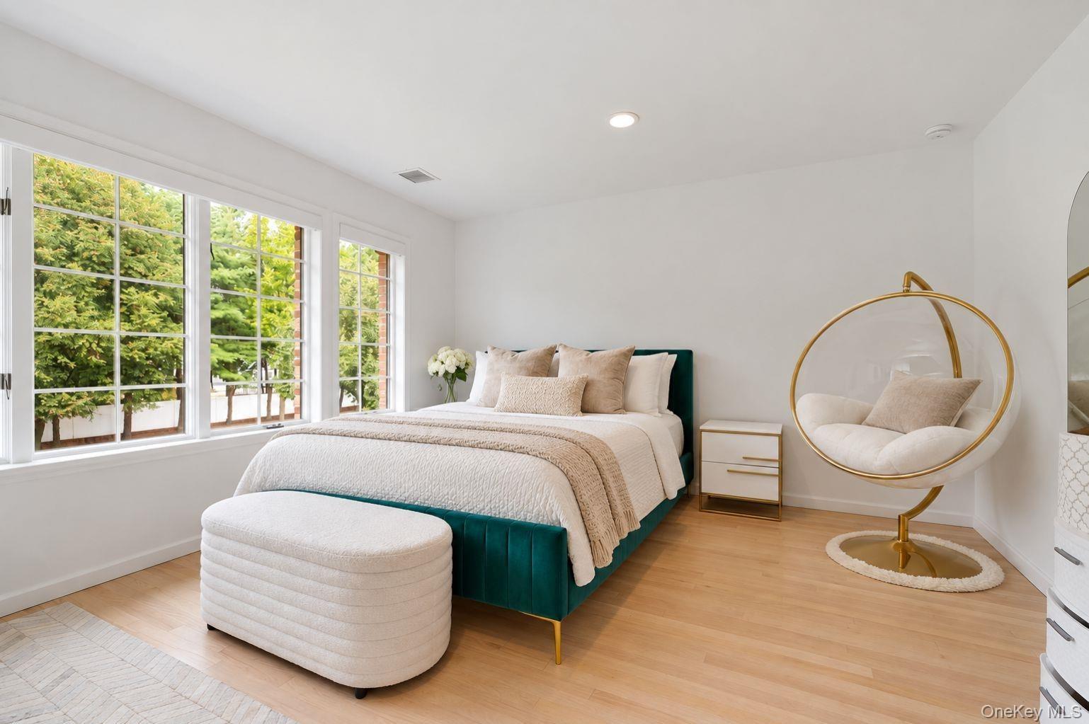 Landing Ct, Dix Hills, NY 11746