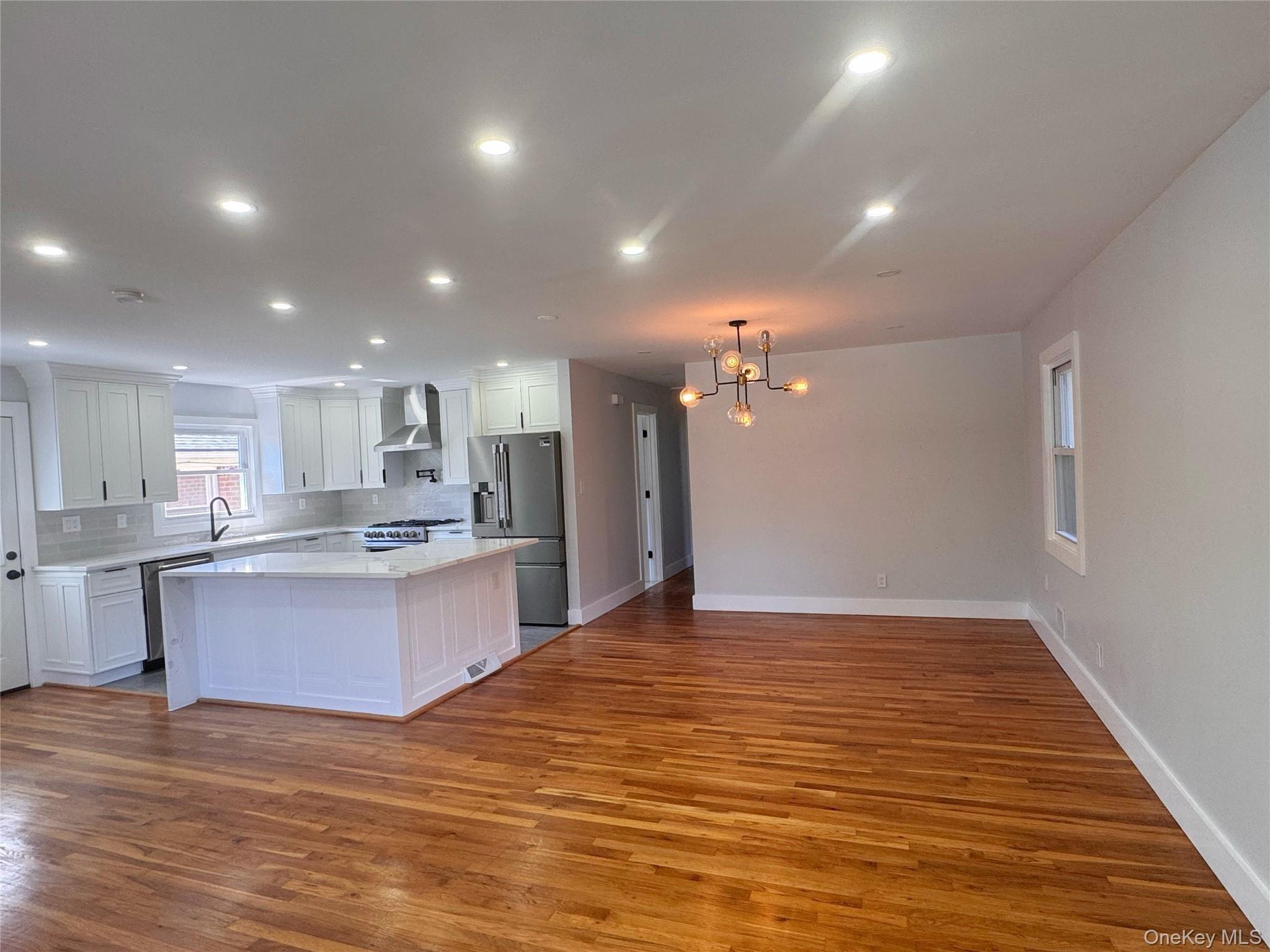 244th St, Little Neck, NY 11362