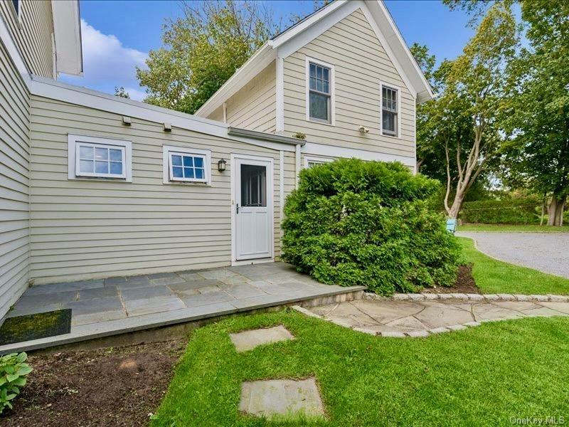 Main Rd, Orient, NY 11957