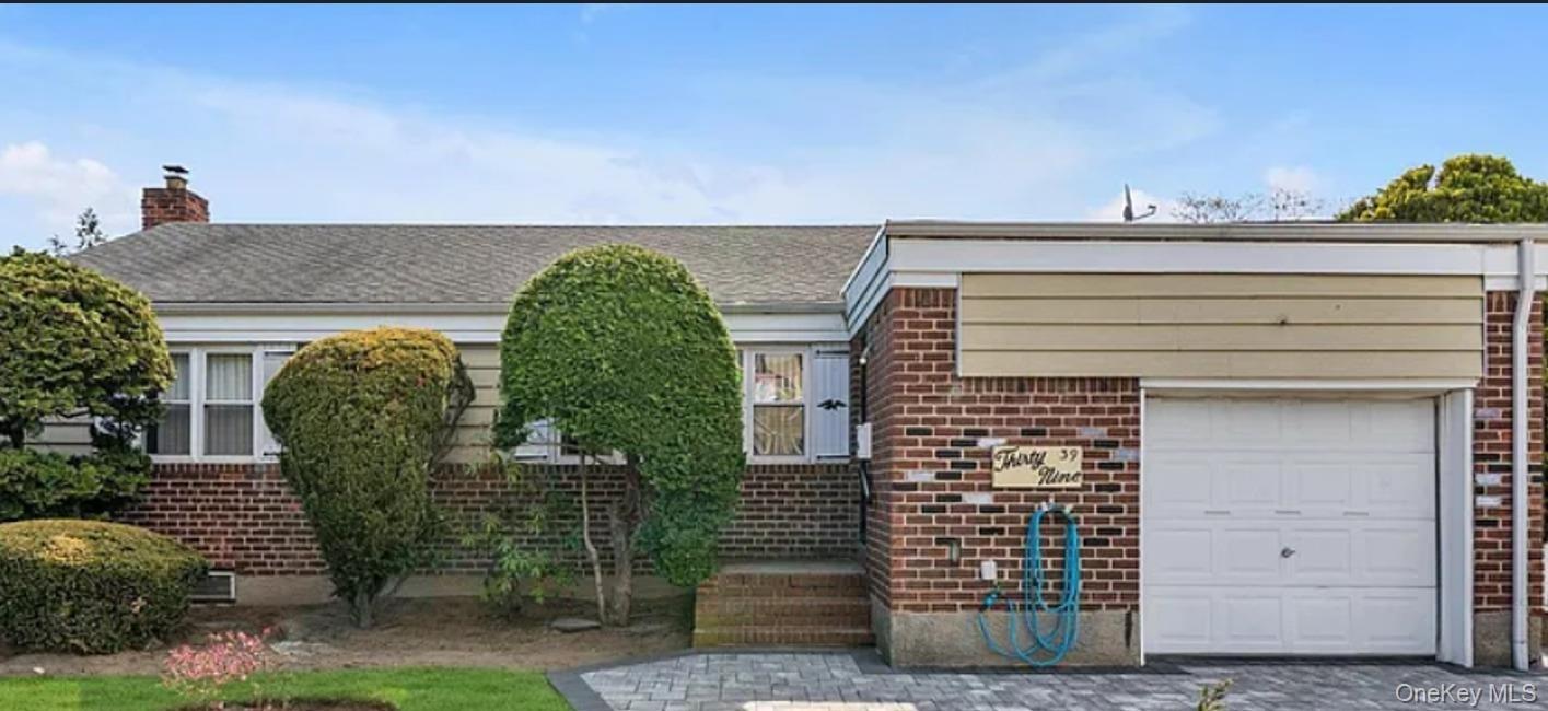 Caroline Ave, Elmont, NY 11003