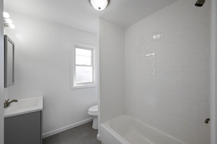 Winchester Dr, Lindenhurst, NY 11757