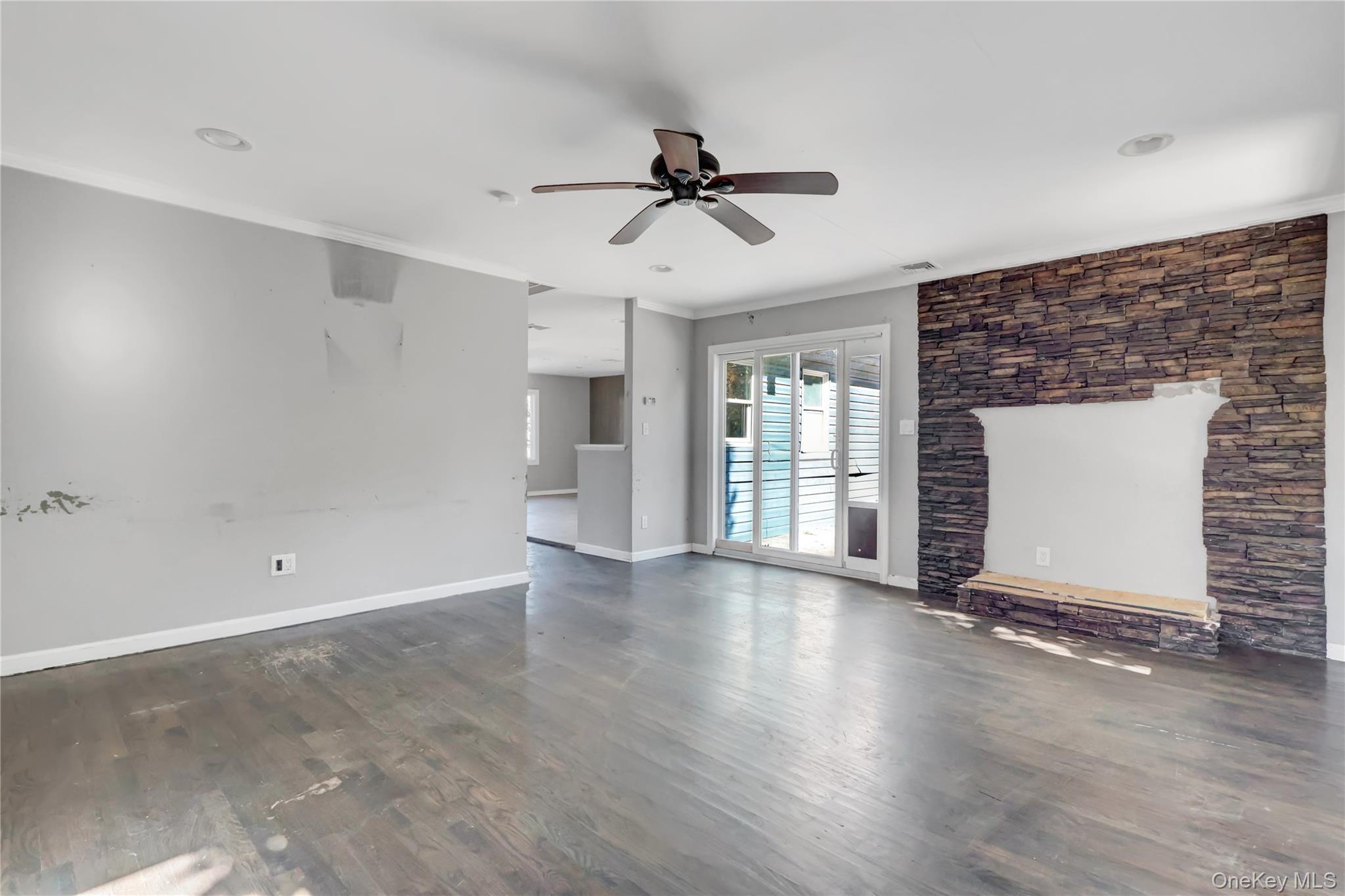 Woodberry Rd, East Patchogue, NY 11772