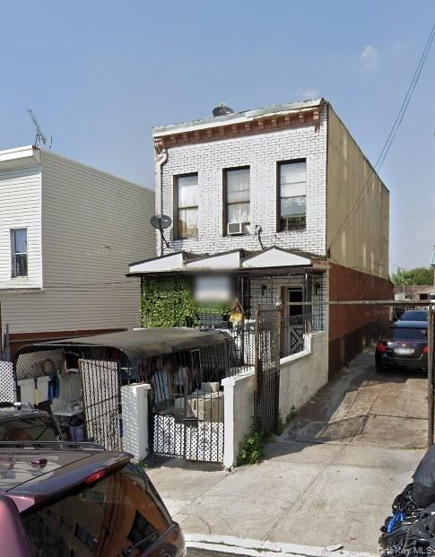 E 180th St, Bronx, NY 10457