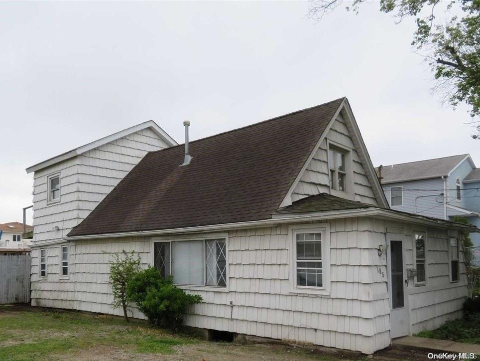 Sportsmans Ave, Freeport, NY 11520