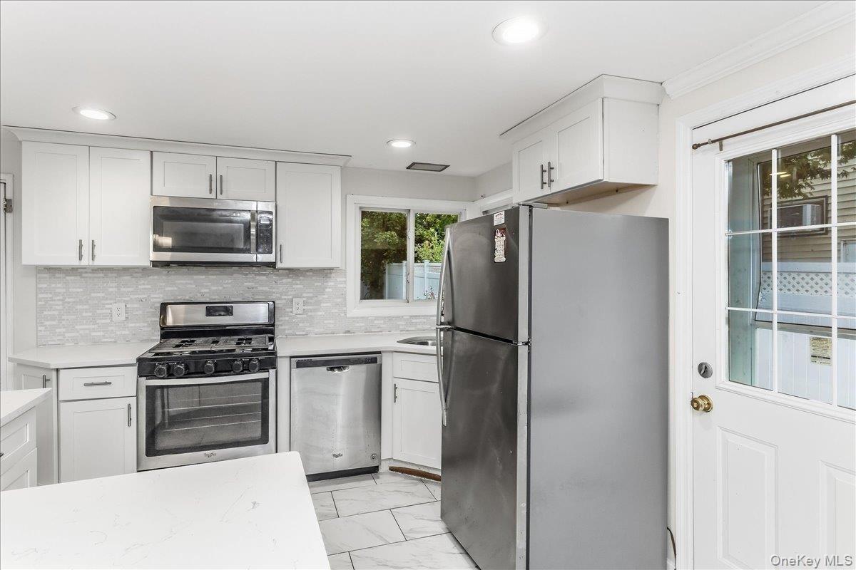 Jay St, Hicksville, NY 11801
