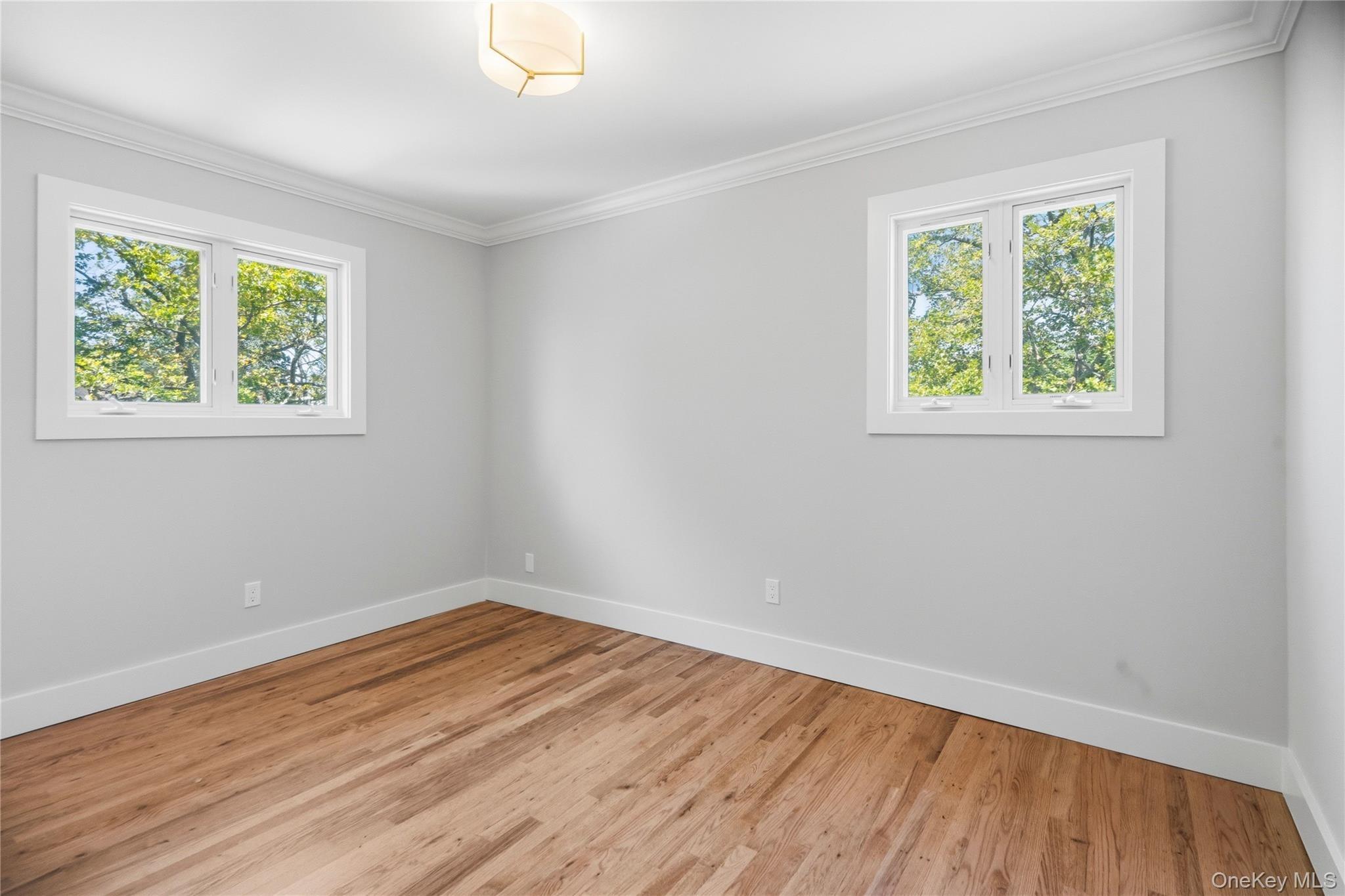 Oatley Pl, Commack, NY 11725